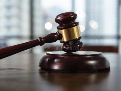 Un fost polițist din Arad, trimis în judecat. A avertizat un făptuitor despre percheziții, în schimbul a 5.000 de euro