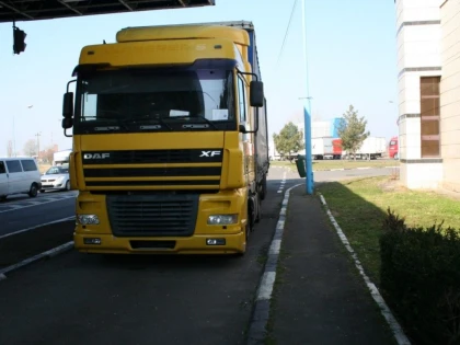 UN GEORGIAN A FOST PRINS LA FRONTIERA CU AUTOVEHICULE FARA ACTE