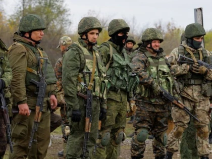 Un grup de mercenari ruși încearcă să recruteze femei pentru a lupta în Ucraina
