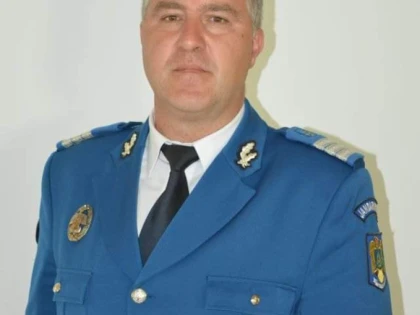 Un jandarm din Arad și-a oferit casa, drept adăpost pe timpul iernii, pentru o familie care a rămas fără locuință