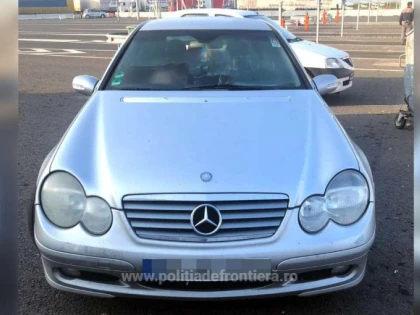 Un Mercedes-Benz căutat în Belgia, depistat de poliţiştii de frontieră de la Nădlac