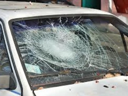 Un minor din Arad, prins după ce a spart parbrizul unui autoturism