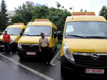 UN NUMAR DE 12 MICROBUZE SCOLARE AJUNG SAPTAMANA ACEASTA LA ARAD