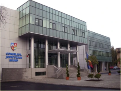 Un număr de șapte consilieri județeni au depus astăzi jurământul