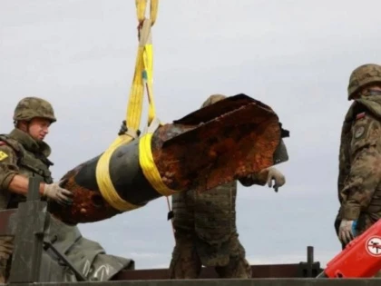 Un oraş din Polonia se pregăteşte pentru dezamorsarea unei bombe de 5 tone, din al doilea război mondial