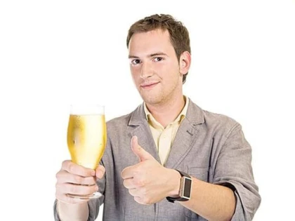 UN PAHAR DE ALCOOL PE ZI, BUN PENTRU INIMA