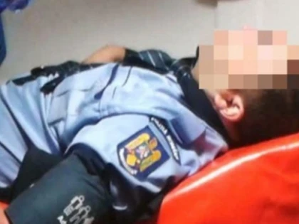 Un polițist a fost tăiat cu o macetă, în fața unui club din Arad