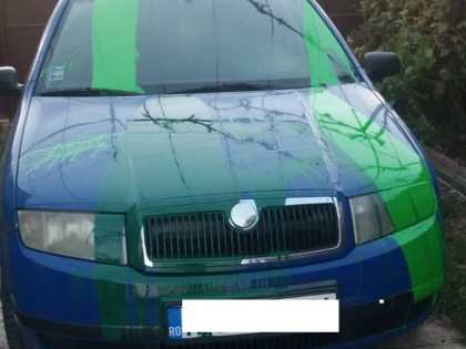 Un polițist din Nădlac s-a ales cu mașina distrusă, după ce a lăsat un tânăr de 18 ani fără permis