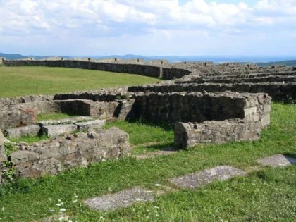 UN SARCOFAG ROMAN A FOST DESCOPERIT IN COMPLEXUL ARHEOLOGIC POROLISSUM, O FOSTA TABARA MILITARA DIN TIMPUL RAZBOAIELOR DACO-ROMANE ALE LUI TRAIAN