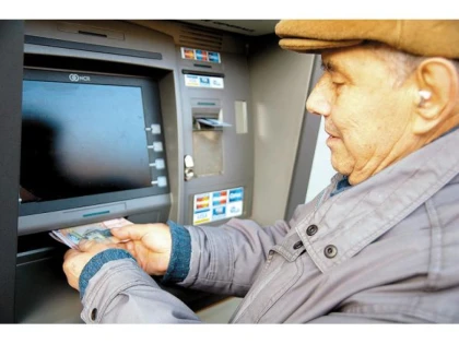 Un sfert din populație trebuie să meargă cel puțin 5 km pentru a găsi un bancomat