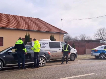 Un sfert dintre vehiculele verificate de RAR în Arad au avut defecţiuni sau probleme cu actele