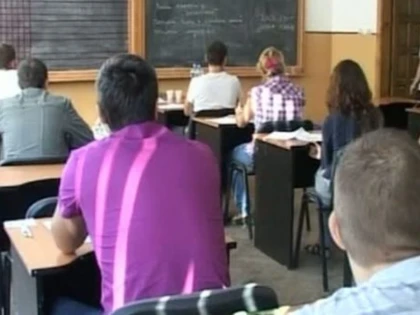 Un singur elev din Arad a fost eliminat în prima zi a Bacalaureatului