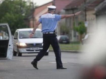 Un șofer de 28 de ani, prins cu 164 km/h, în apropiere de Șiria