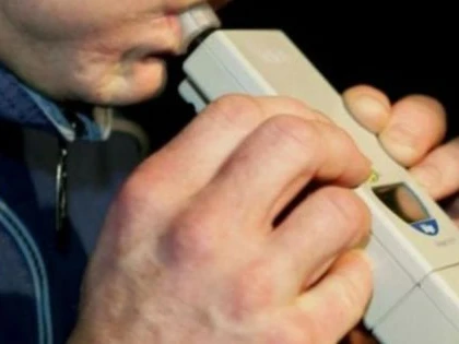 Un șofer de TIR turc, prins la volan mort de beat