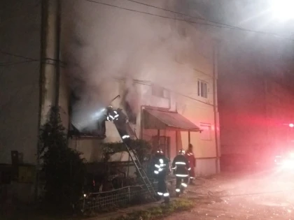Un tânăr din Vladimirescu a vrut să arunce blocul în aer! A reușit să ajungă în spital