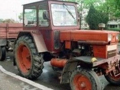 UN TRACTORIST FARA PERMIS, AUTORUL UNUI ACCIDENT LA BELIU