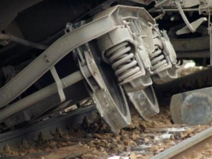 UN TREN A LOVIT O CIREADA DE BIVOLI IN APROPIERE DE STATIA STANA AGHIRES