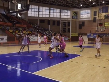 UNIV.GOLDIS ICIM ARAD - CSM SATU MARE 77-60, IN AMICALUL DE PREZENTARE A LOTULUI (FOTO)
