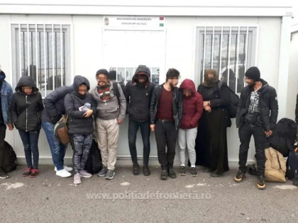 Unsprezece cetăţeni din Irak, Eritreea şi Iran, descoperiți ascunși într-o autoutilitară la P.T.F. Nădlac II