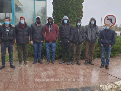 Unsprezece cetăţeni din Siria şi Irak au încercat să treacă vama Nădlac cu documentele de identitate bulgăreşti