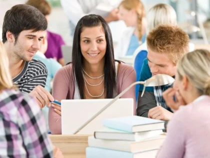 UNUL DIN CINCI ADOLESCENTI ROMANI NU MERGE LA SCOALA