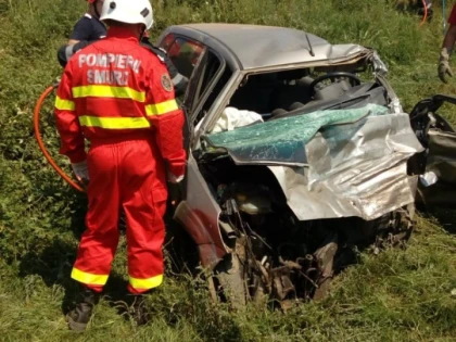 (UPDATE) Accident grav la Bârzava! DN7 este blocat