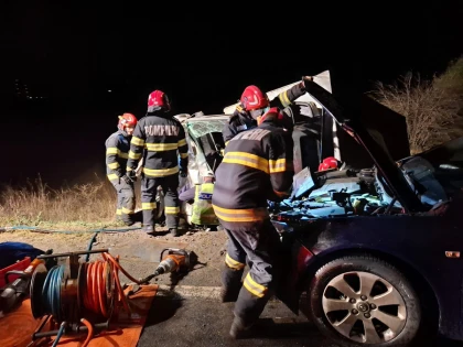 (UPDATE) Accident grav la ieșirea din Arad spre Zimandcuz: un bărbat a decedat