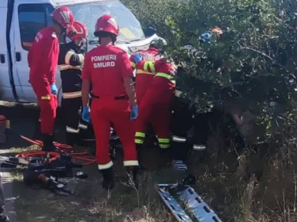 (UPDATE) Accident grav la iesirea din Lipova spre Ususău. Un bărbat a decedat
