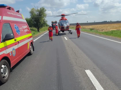 (UPDATE) Accident grav la Pecica. A fost solicitat elicopterul SMURD