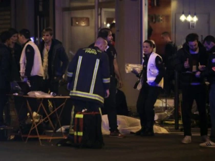 (UPDATE) ATAC ARMAT LA PARIS. CEL PUTIN 120 DE MORTI SI PESTE 200 DE RANITI