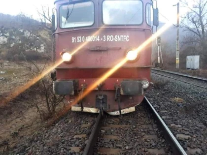 (Update) Trafic feroviar blocat în județul Arad. Un tren cu 19 călători a deraiat la Bârzava