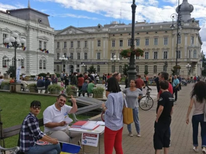 USR a reușit să scoată în stradă doar 200 de arădeni, la mitingul anti PSD