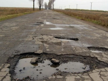 USR Arad: Gropile au nevoie de reparații, nu de inventar!