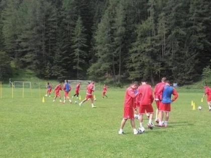 UTA a dat start cantonamentului din Austria
