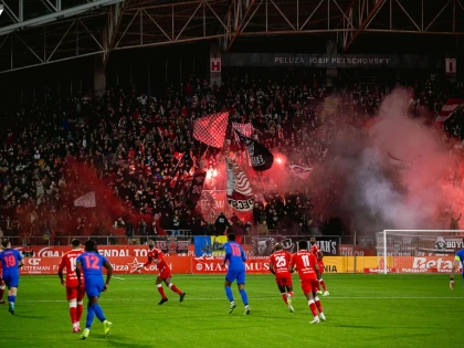 UTA a fost amendată cu o sumă modică pentru torțele și fumigenele de la meciul cu FCSB