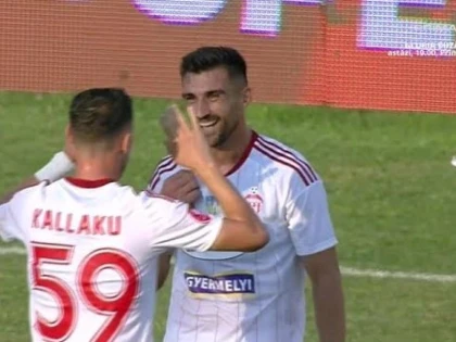 UTA a pus ochii pe atacantul lui Sepsi, Marius Coman