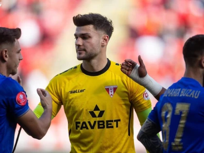 UTA anunță despărțirea de goalkeeperul Robert Popa