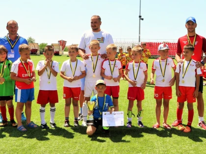 UTA şi Atletico, printre câştigătoarele Turneului de Vară de pe "Motorul"