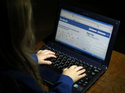 UTILIZATORII FACEBOOK MESSENGER VOR PUTEA TRIMITE SMS-URI