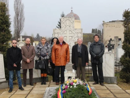UVVG a depus coroane de flori la mormântul lui Vasile Goldiș