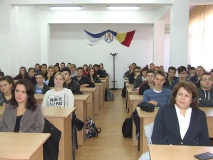 UVVG ARAD A SĂRBĂTORIT ZIUA MONDIALĂ A EDUCAȚIEI
