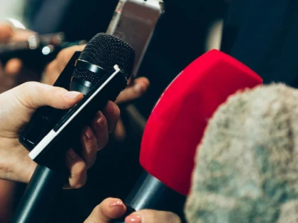 UZPR cere instituţiilor statului să acţioneze ferm împotriva violenţelor politicienilor extremişti la adresa presei