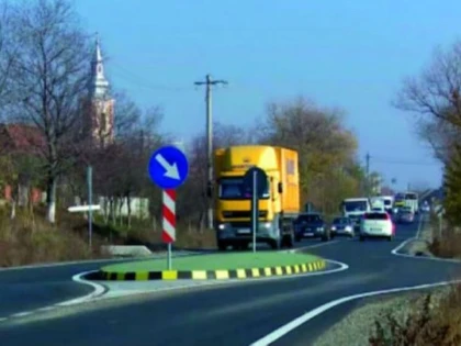 VADUVA UNUI SOFER CARE A MURIT PE DRUMUL ARAD - ORADEA VREA DESPAGUBIRI DE UN MILION DE EURO DE LA CNADNR