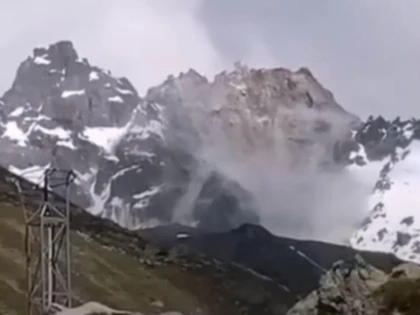 Vârful unui munte situat la granița dintre Elveția și Austria s-a păbușit