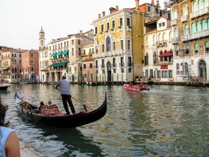 Veneția schimbă condițiile pentru turiști și impune taxe de acces