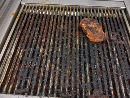 Verificări la magazinele Kaufland din Arad. Protecția Consumatorilor a oprit activitatea în zona GRILL, până la remedierea deficiențelor