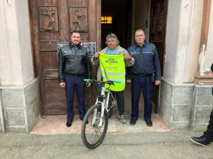 Veste reflectorizante pentru bicicliștii din Ghioroc