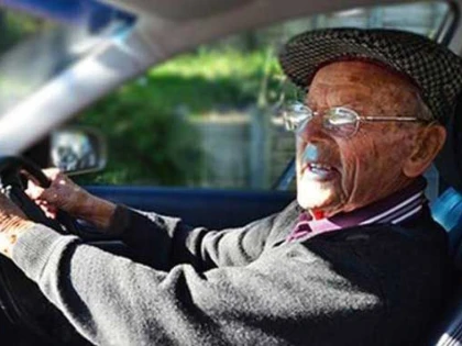 Vezi în ce condiții mai poți conduce după vârsta de 70 de ani