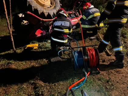 Victimă prinsă sub un tractor, la Mermești