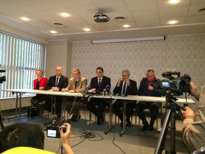 VICTOR PONTA: "GUVERNUL NU MAI POATE AJUTA CET ARAD INCA DIN 2011"